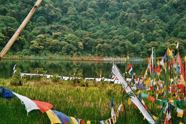 Khecheopari Lake